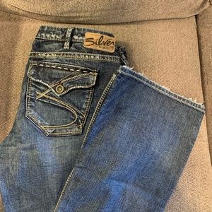 Silver Jeans. Women’s waist 32 and length 33. Low rise and boot cut.